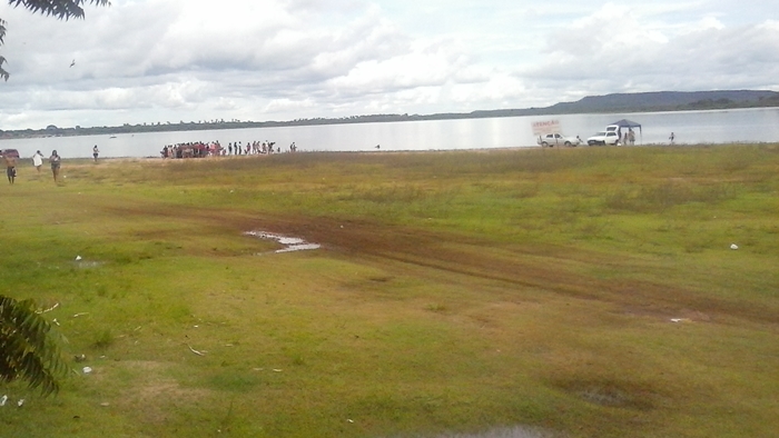 Piranhas voltam a atacar banhistas na Barragem do Bezerro