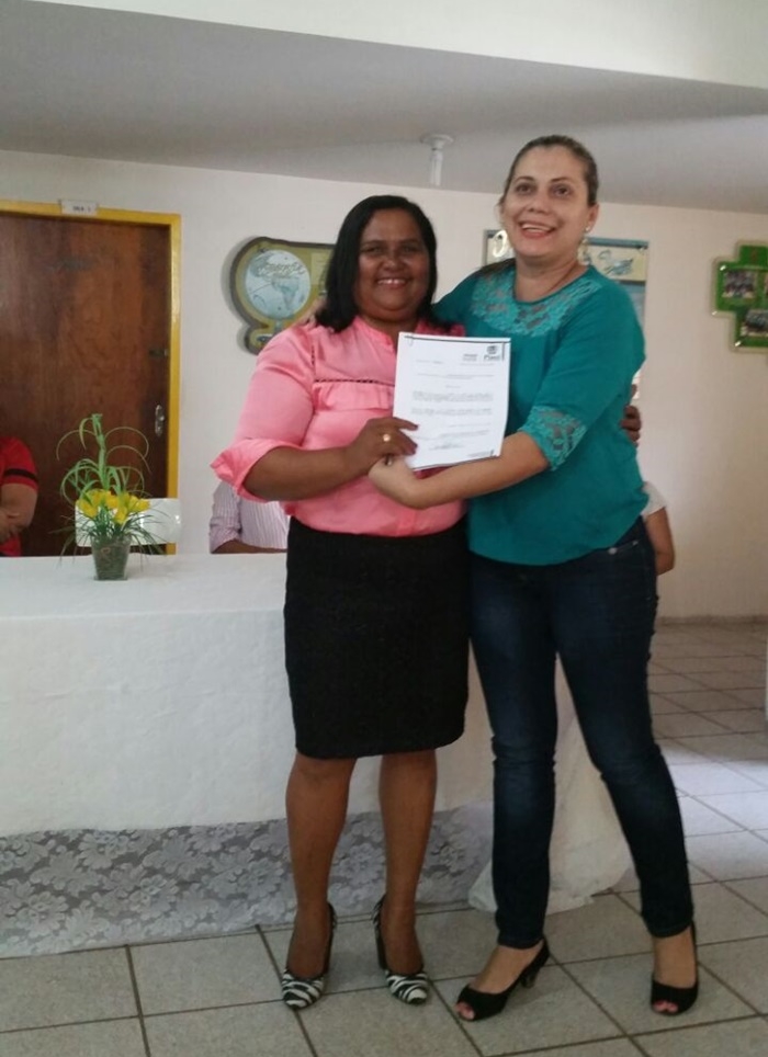 Professora Hilda, nova diretora da Escola Antonio Freitas com a gerente da GRE Claudiane