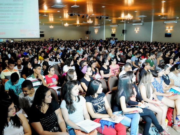Para a Seduc, dois mil compareceram à revisão (Foto: Francisco Gilásio/CCOM)